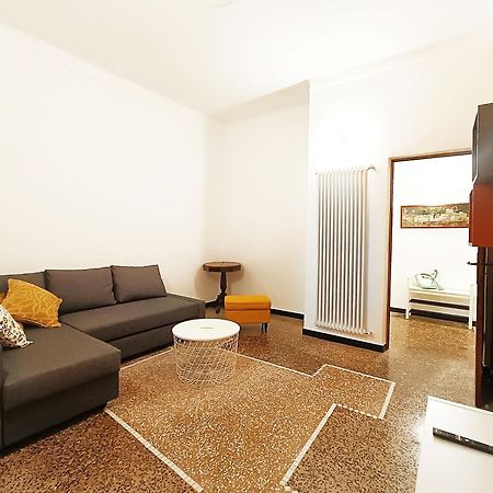 Ravecca Corner Centro Citta' Apartment Genoa Luaran gambar