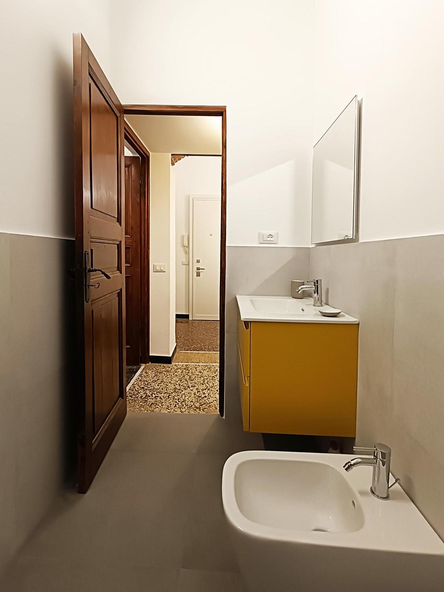 Ravecca Corner Centro Citta' Apartment Genoa Luaran gambar