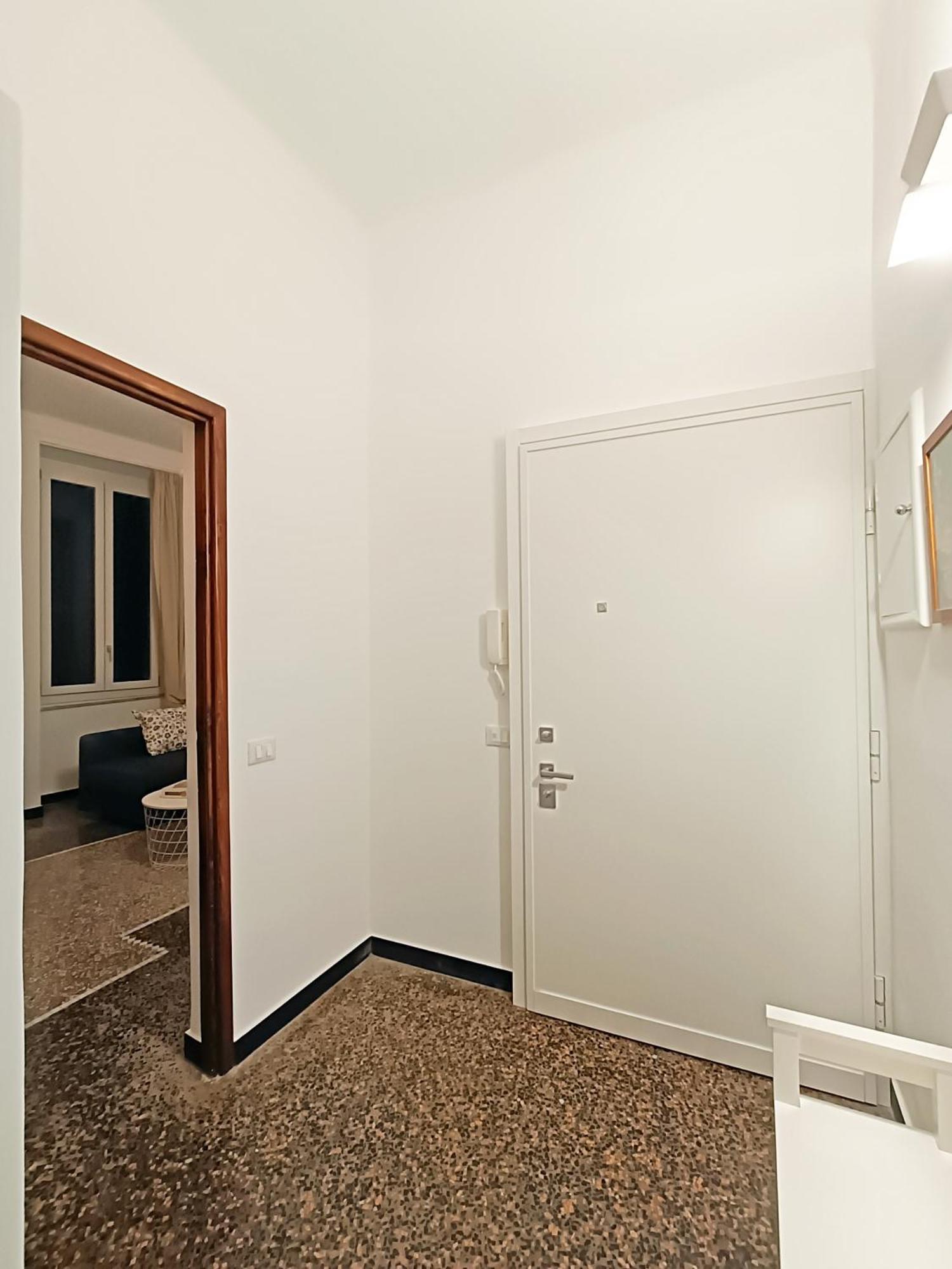 Ravecca Corner Centro Citta' Apartment Genoa Luaran gambar