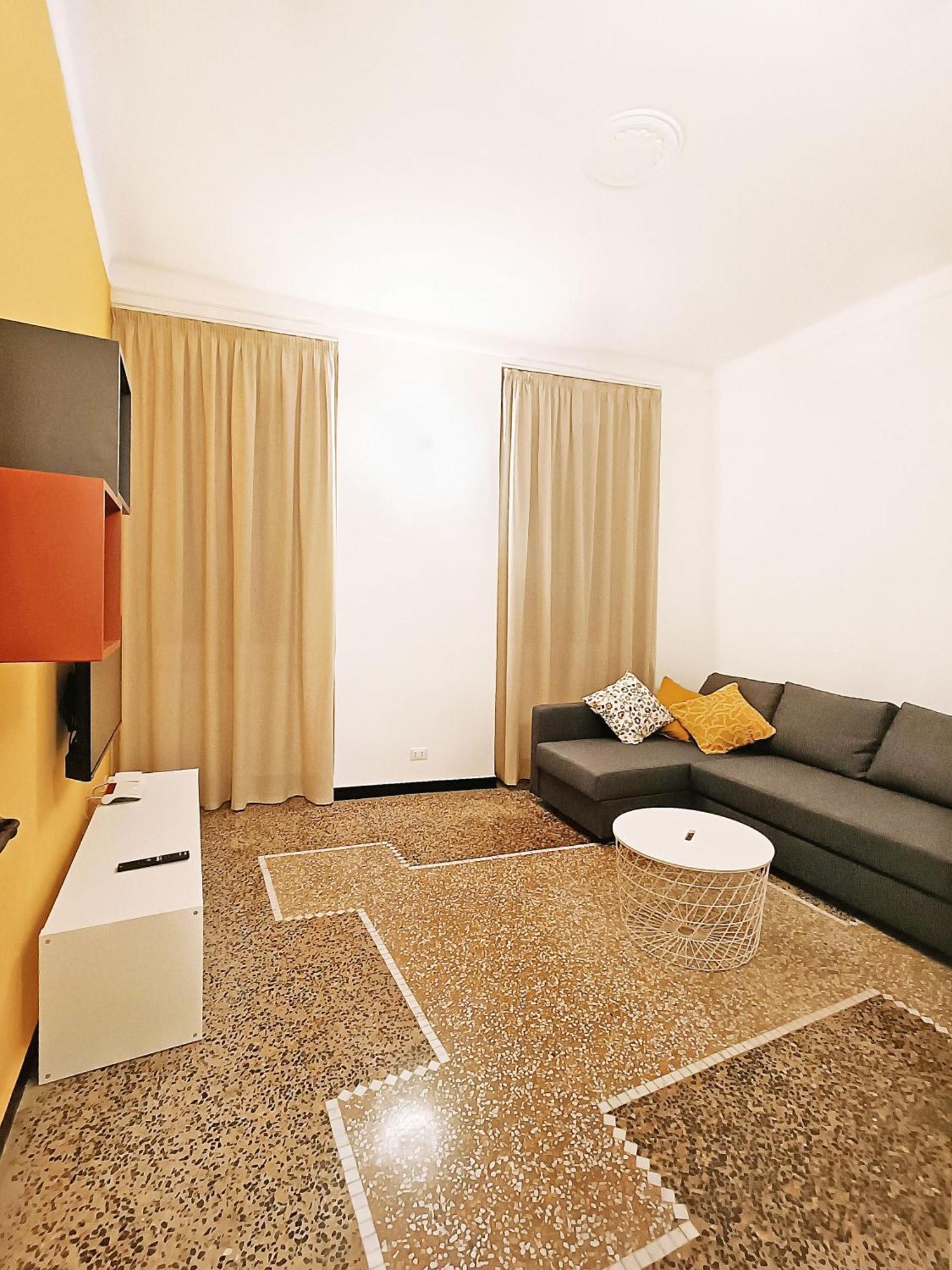 Ravecca Corner Centro Citta' Apartment Genoa Luaran gambar